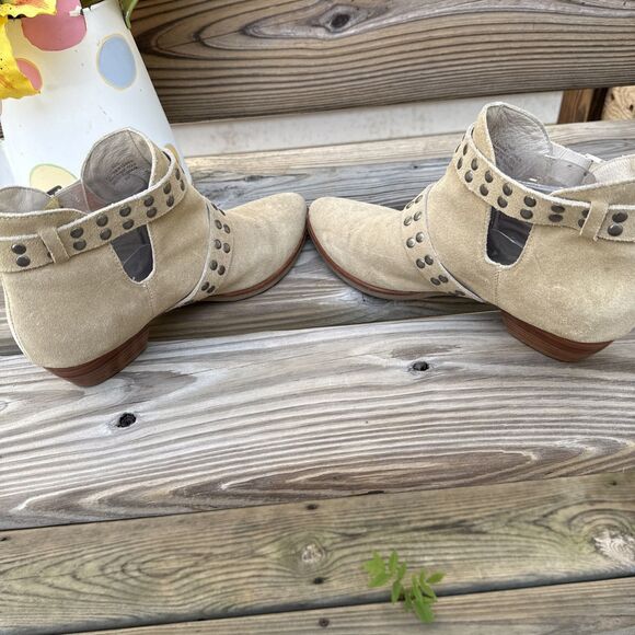 Matisse Leather Bootie Straps Size 9M- Urban Chic Studs Buckles Straps Beige - Picture 6 of 8